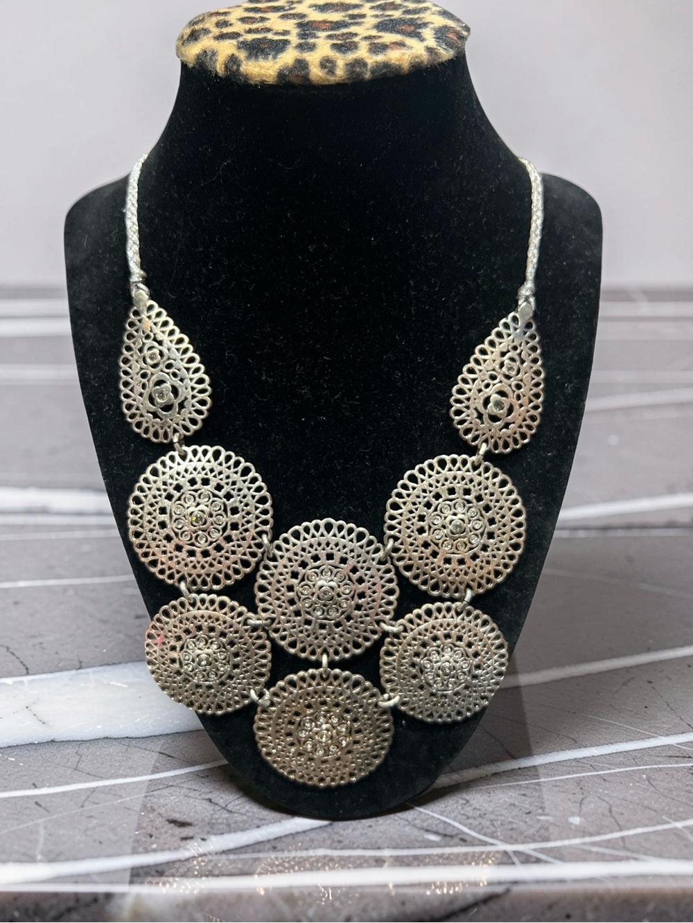 Stella & Dot Silver Tone Jewelry Medallion Bib Necklace 17”